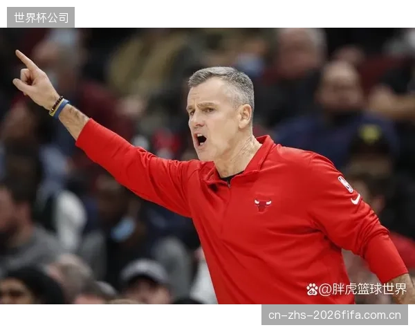 主教练伯哈尔特应利用普利西奇的速度优势冲击对手，但年轻球员需避免在主场压力下犯下鲁莽错误。