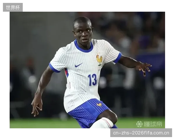 法国队在右后卫位置上缺乏专职顶级球员，攻防转换环节存在短板。